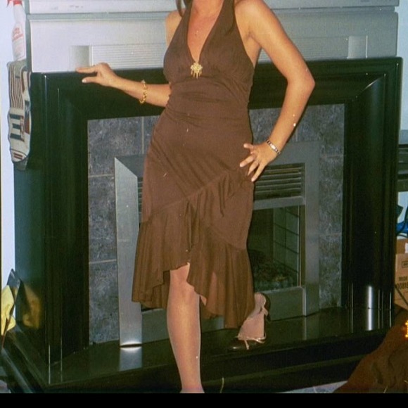 ✨🎉Host Pick 1.31.15🎉Brown Ruffle halter dress