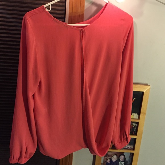 Long sleeve cut out shirt - Picture 2 of 4
