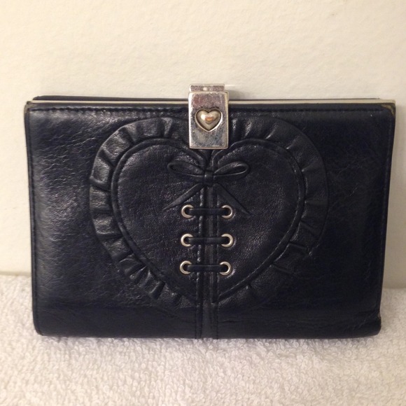 LOVCAT black leather wallet with heart detail