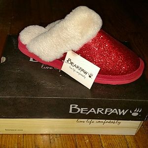 N.I.B. AND Plastic BearPaw Laney Red Slippers