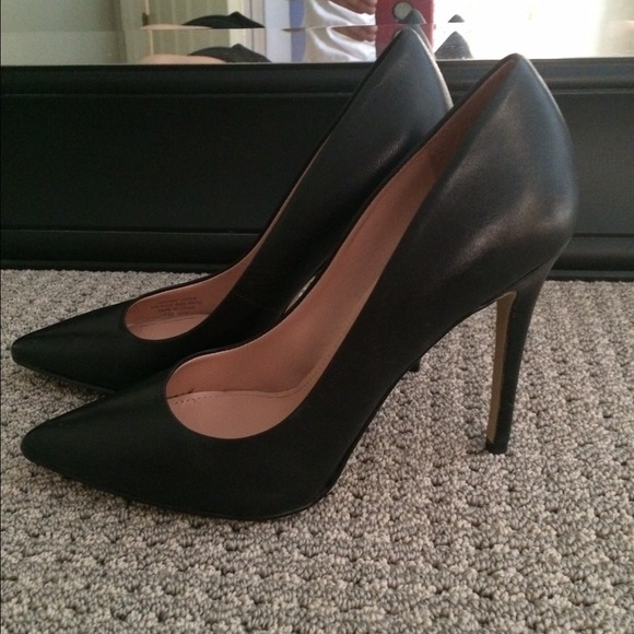 Enzo Angiolini  Black Leather Pump