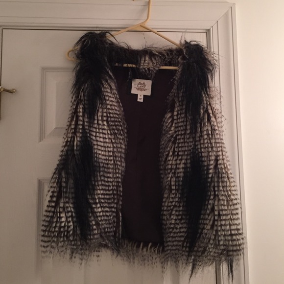 Fur vest
