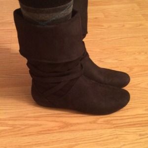 Black boots only worn once.