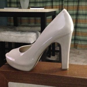 **SOLD** Nine West peep toe platforms