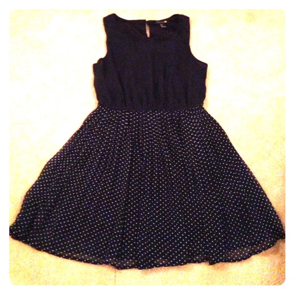 ****BUNDLED 👍😍Polka dot pleated dress!