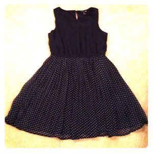 ****BUNDLED 👍😍Polka dot pleated dress!