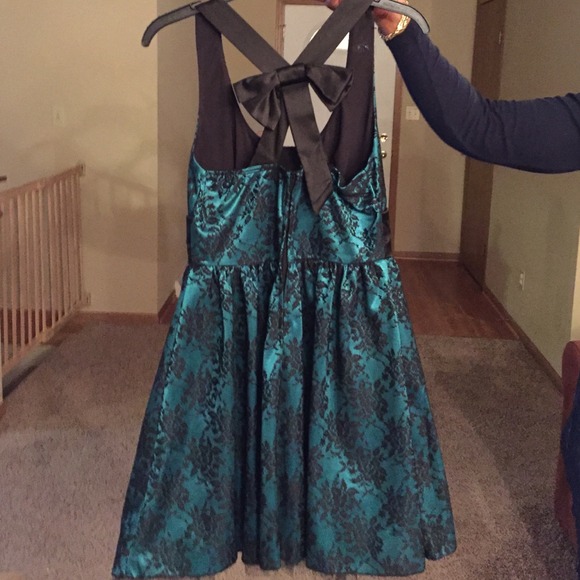 Homecoming dress - Picture 2 of 2