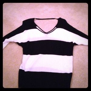 **BUNDLED 😎Express black and white striped