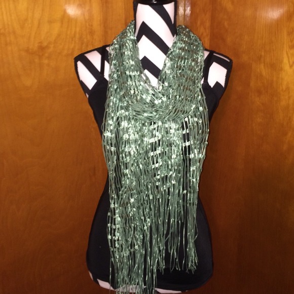 Unique fringe scarf