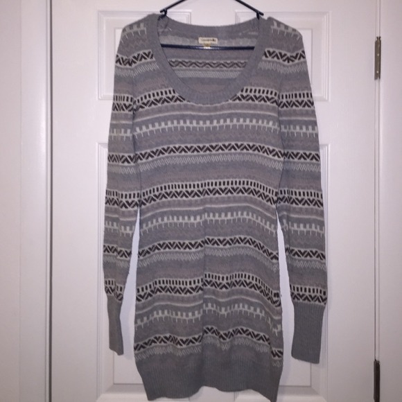Stripped grey tunic sweater