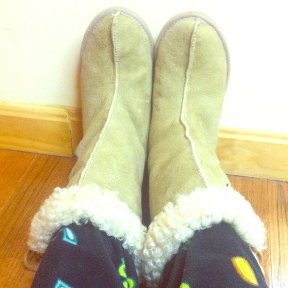 Ugg like Australian lace up boots