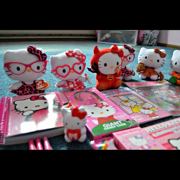 Hello Kitty - Picture 2 of 4