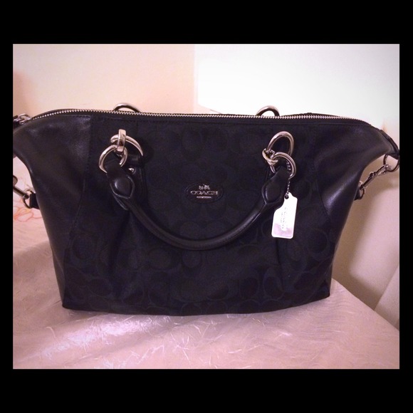 Reduced 💥Authentic Coach black shoulder bag💥