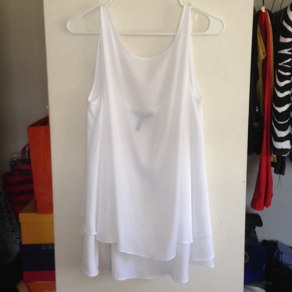 BCBGMAXAZRIA flowy top