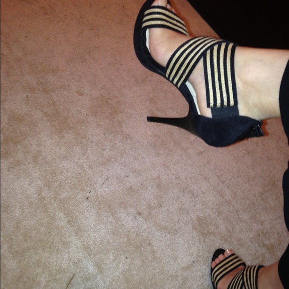 For the love of PUMPS🎀 - Picture 2 of 4