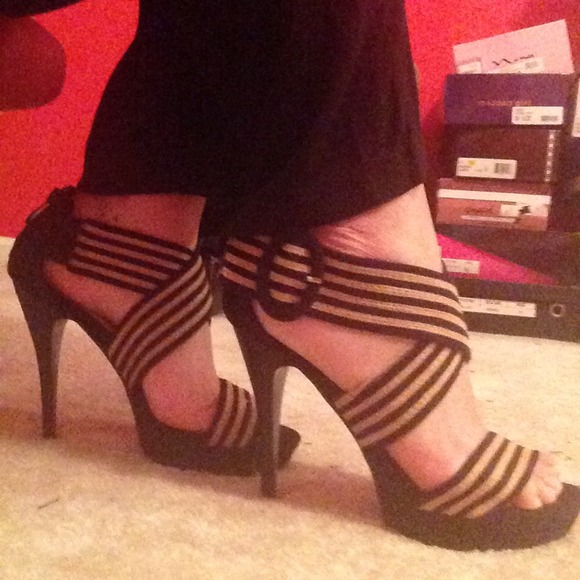 For the love of PUMPS🎀 - Picture 3 of 4
