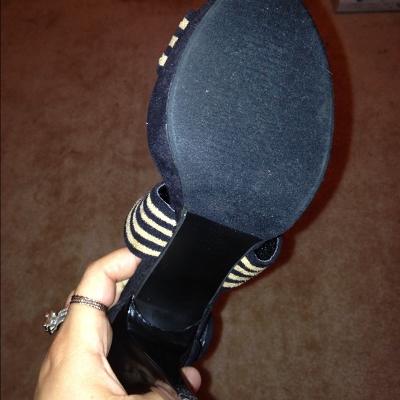 For the love of PUMPS🎀 - Picture 4 of 4