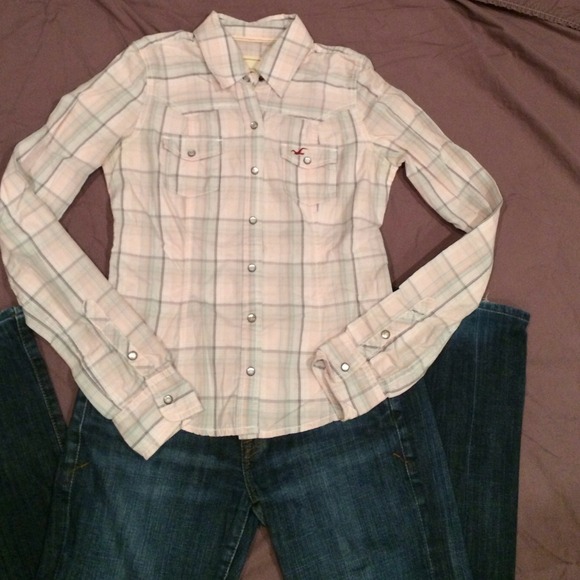 Y2K Hollister pink plaid button down! - Picture 3 of 4