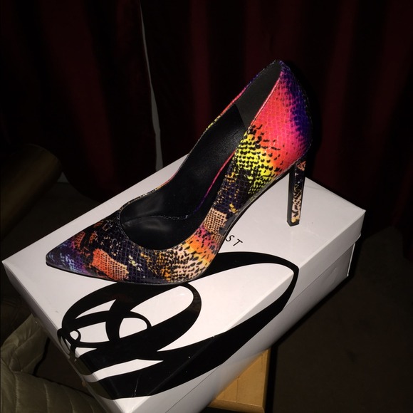 NIB Pink Multi Snake heel - Picture 2 of 4