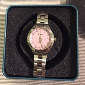 BRAND NEW FOSSIL WATCH WITH BOX BRAND NEW FOSSIL WATCH WITH BOX