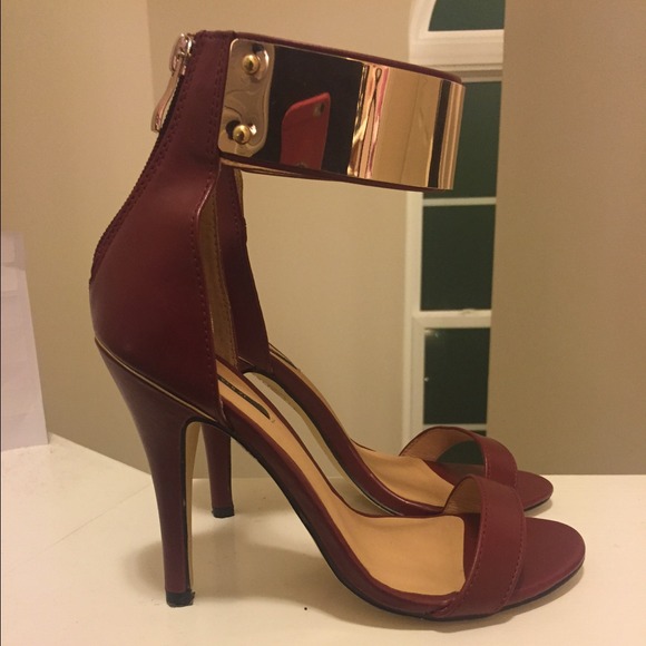 Forever 21 Shoes - Forever 21 Metal Cuff Pump