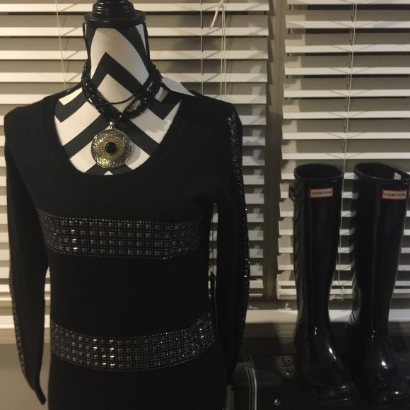 Black studded tunic sweater! - Picture 3 of 4