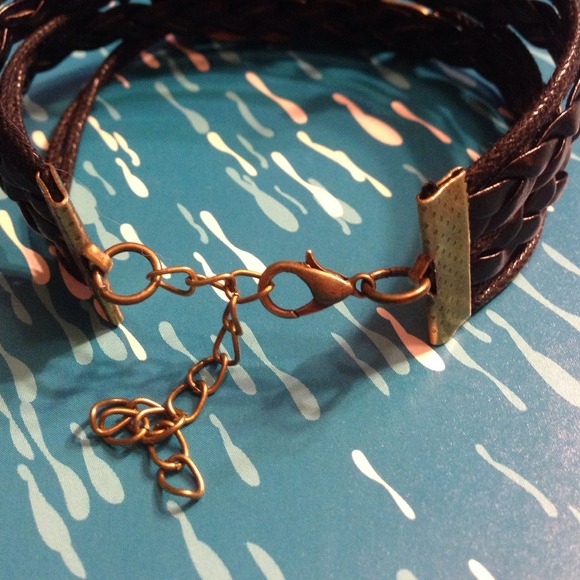 Owl Bracelet ❌SOLD❌ - Picture 2 of 2