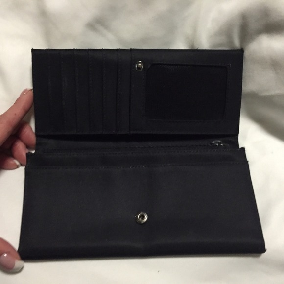 Express Nylon Wallet - Picture 3 of 4
