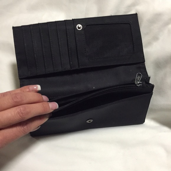 Express Nylon Wallet - Picture 4 of 4