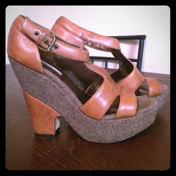 Charles David cognac wedges