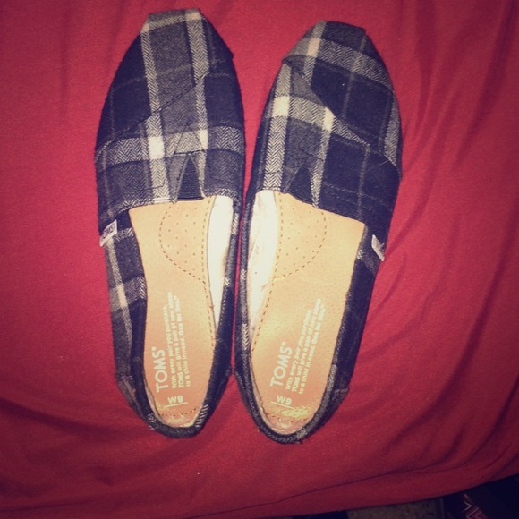 Toms size 9