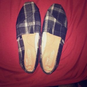 Toms size 9