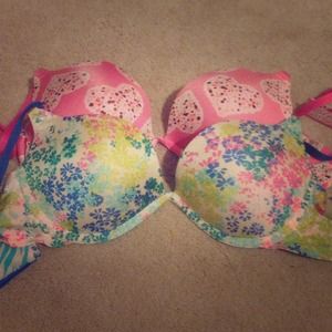 Victoria secret bras!!