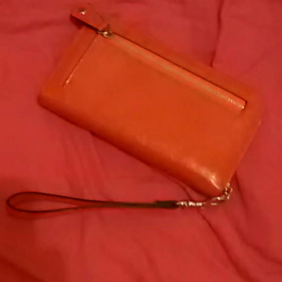 Miss Me Clutch - Picture 2 of 3