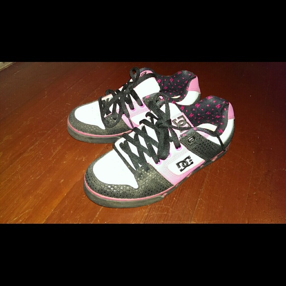 Hot pink and black DC shoes!