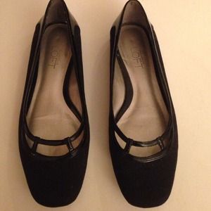 1 flats and 2 sandals... All 3 pair $20.