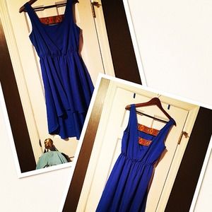 BLUE DRESS WITH BACK PRINT