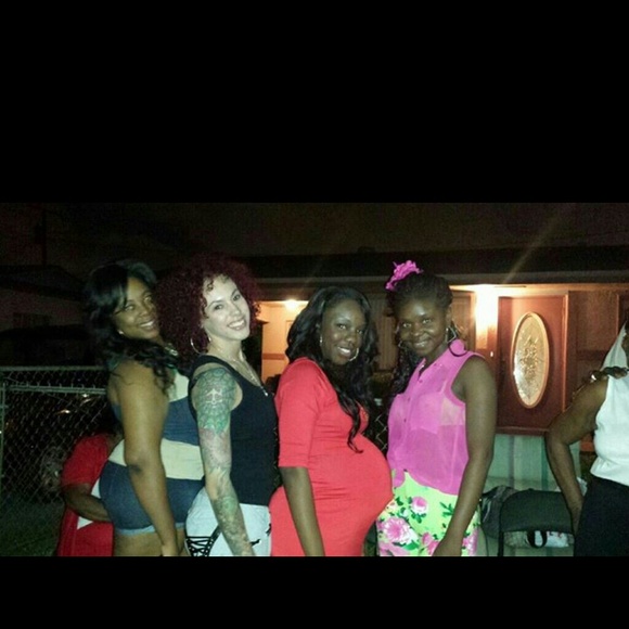 Red dress with gold chains in the front - Picture 2 of 3