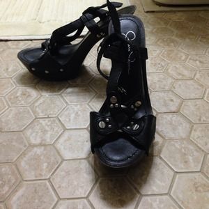 Open toe strappy black Jessica Simpspn heels