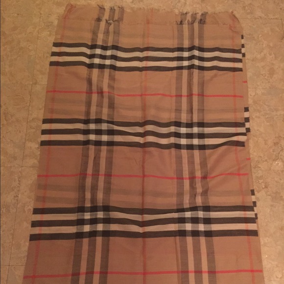 Scarf Burberry style not authentic