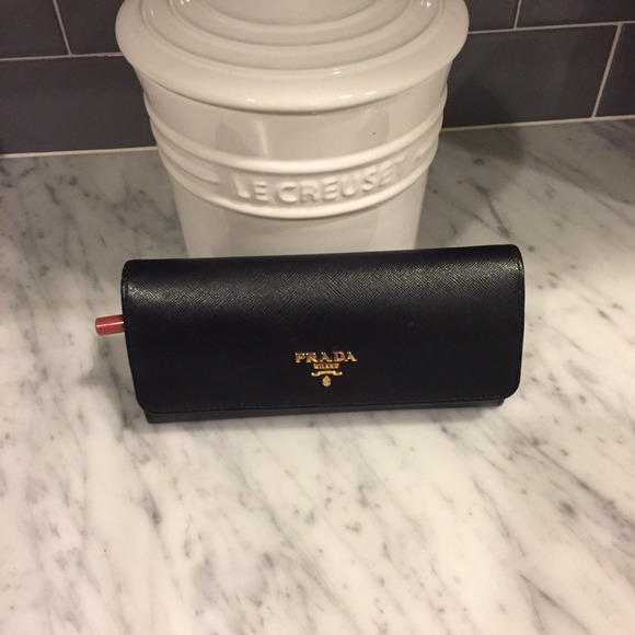 Prada saffiano wallet long black