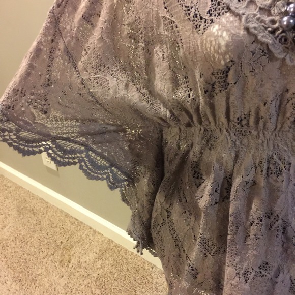 Pretty romantic lace top - Picture 3 of 3