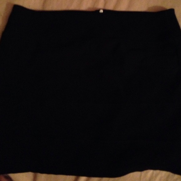 Fitted skirt