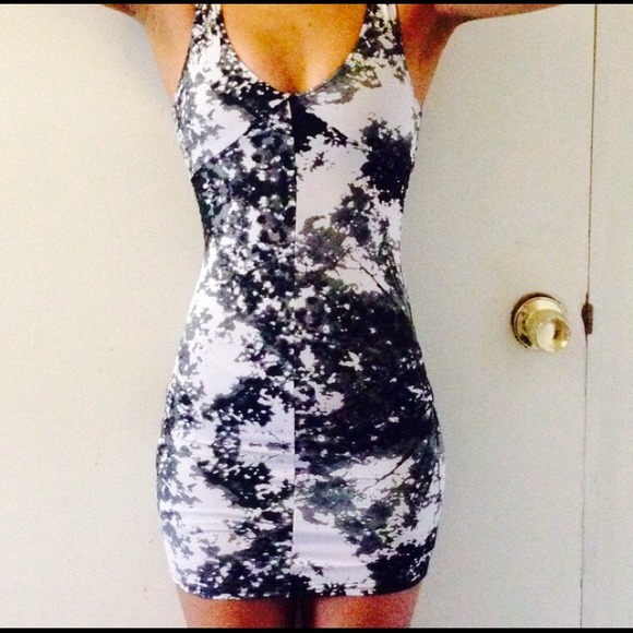 H&M Galaxy dress - Picture 3 of 3