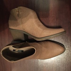 Ankle booties
