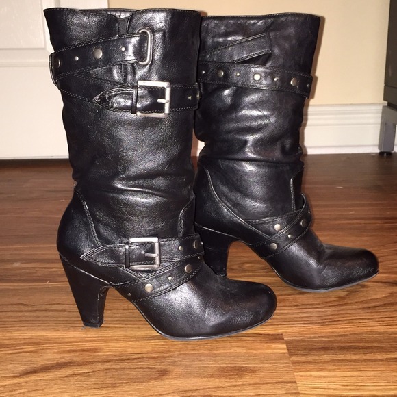 White Mountain Shoes - Like New! Size 7.5 black slouchy boots.