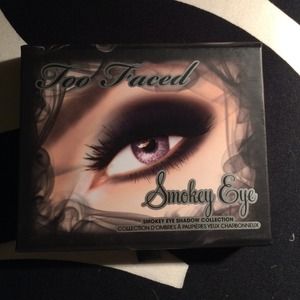 Smokey Eye: Eye Shadow Collection