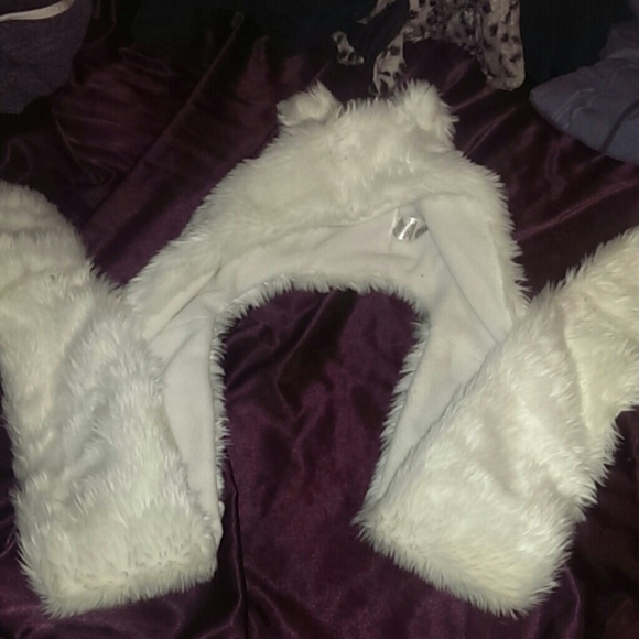 Long fuzzy bear hat