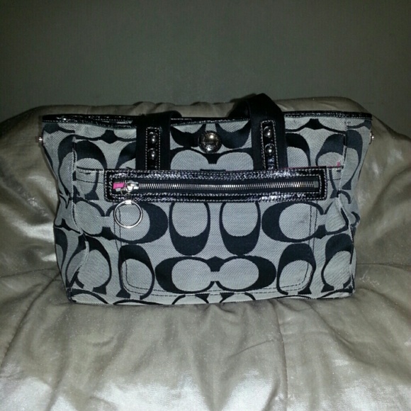 COACH Daisy Signature Tote (On hold)