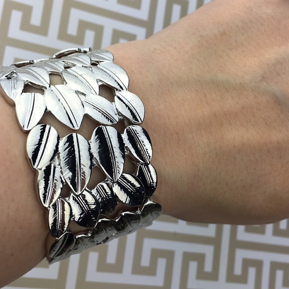 silver tone stretch leaf bracelet new - Picture 2 of 5